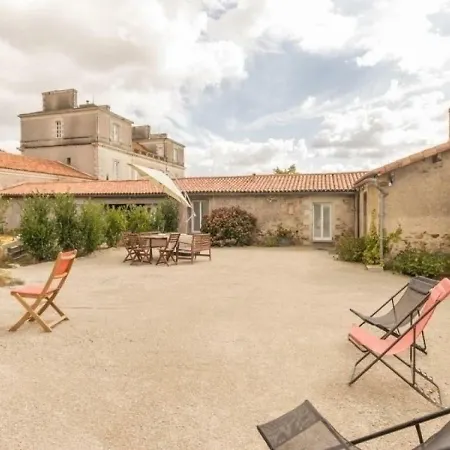 House Yseron Vallet