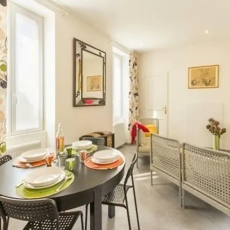 House Yseron * Vallet